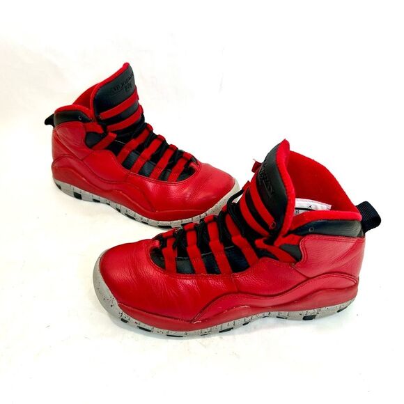 Jordan 10 Retro Bulls Over Broadway Grade School size 5Y - Picture 2 of 11